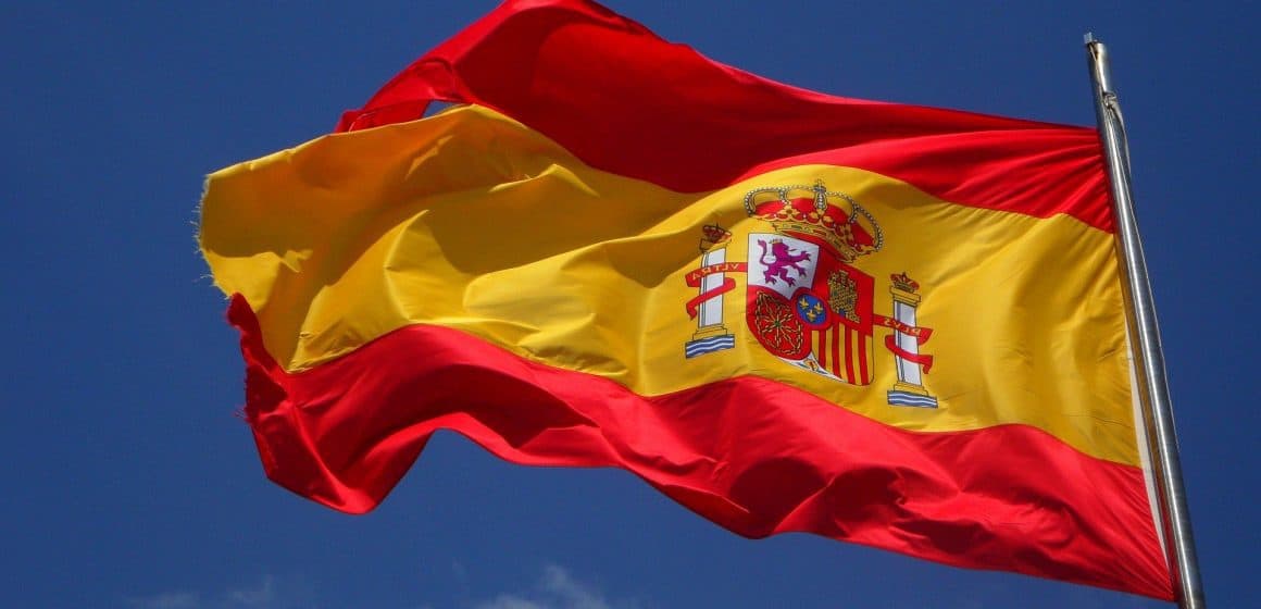 Hiszpania zdejmuje ograniczenia! Dotyczą jazdy w niedziele i święta
