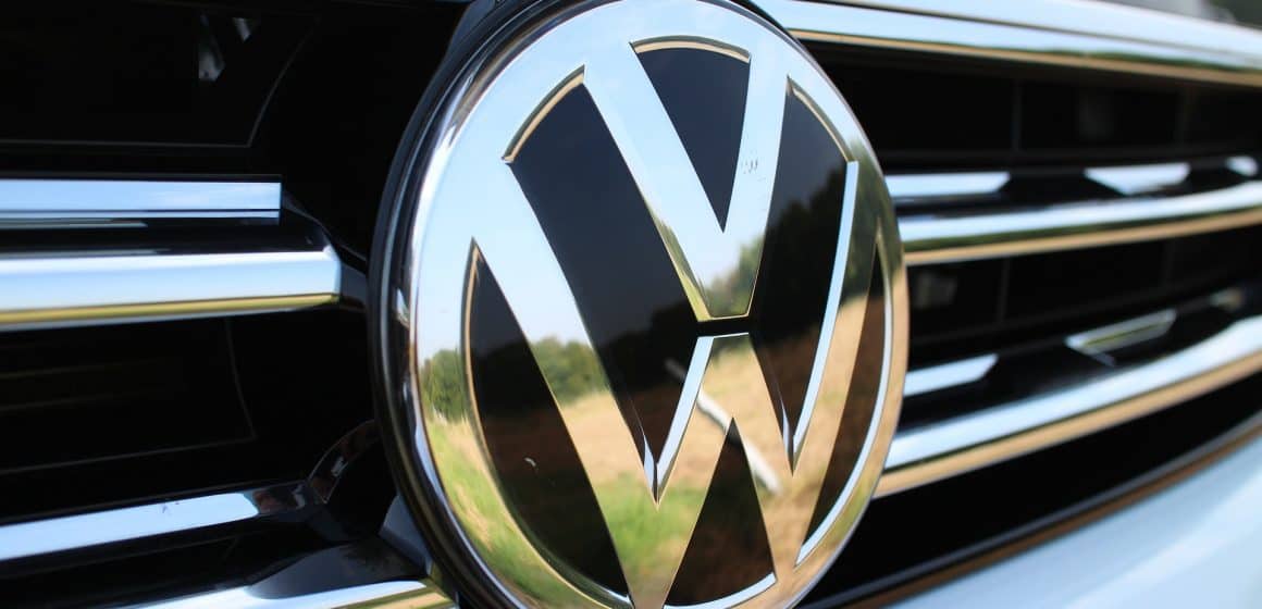Volkswagen inwestuje w polskie hale magazynowe!