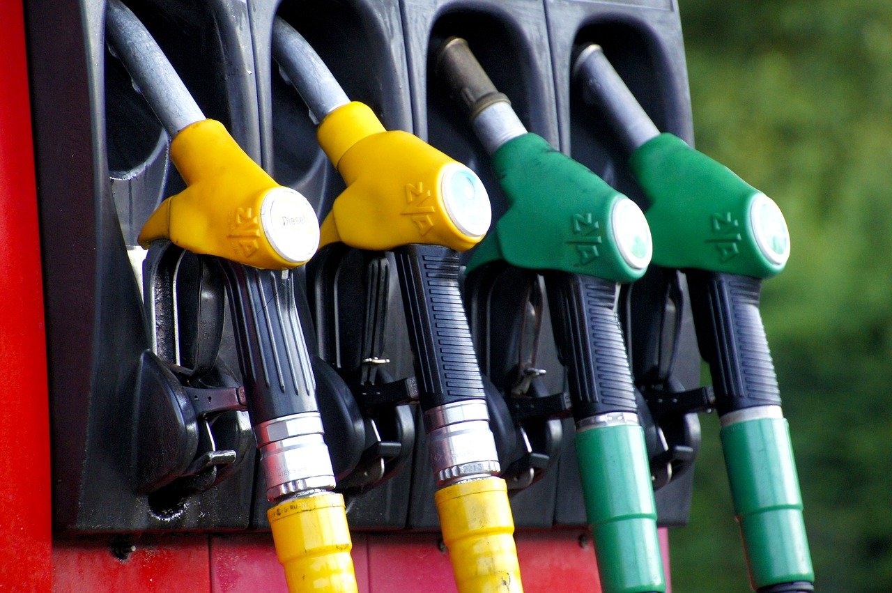 Ceny paliw: zawirowania na rynkach naftowych ciąg dalszy