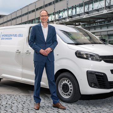 Vivaro-e HYDROGEN: elektryczny dostawczak zasilany ogniwami paliwowymi. Czym zaskoczył Opel?