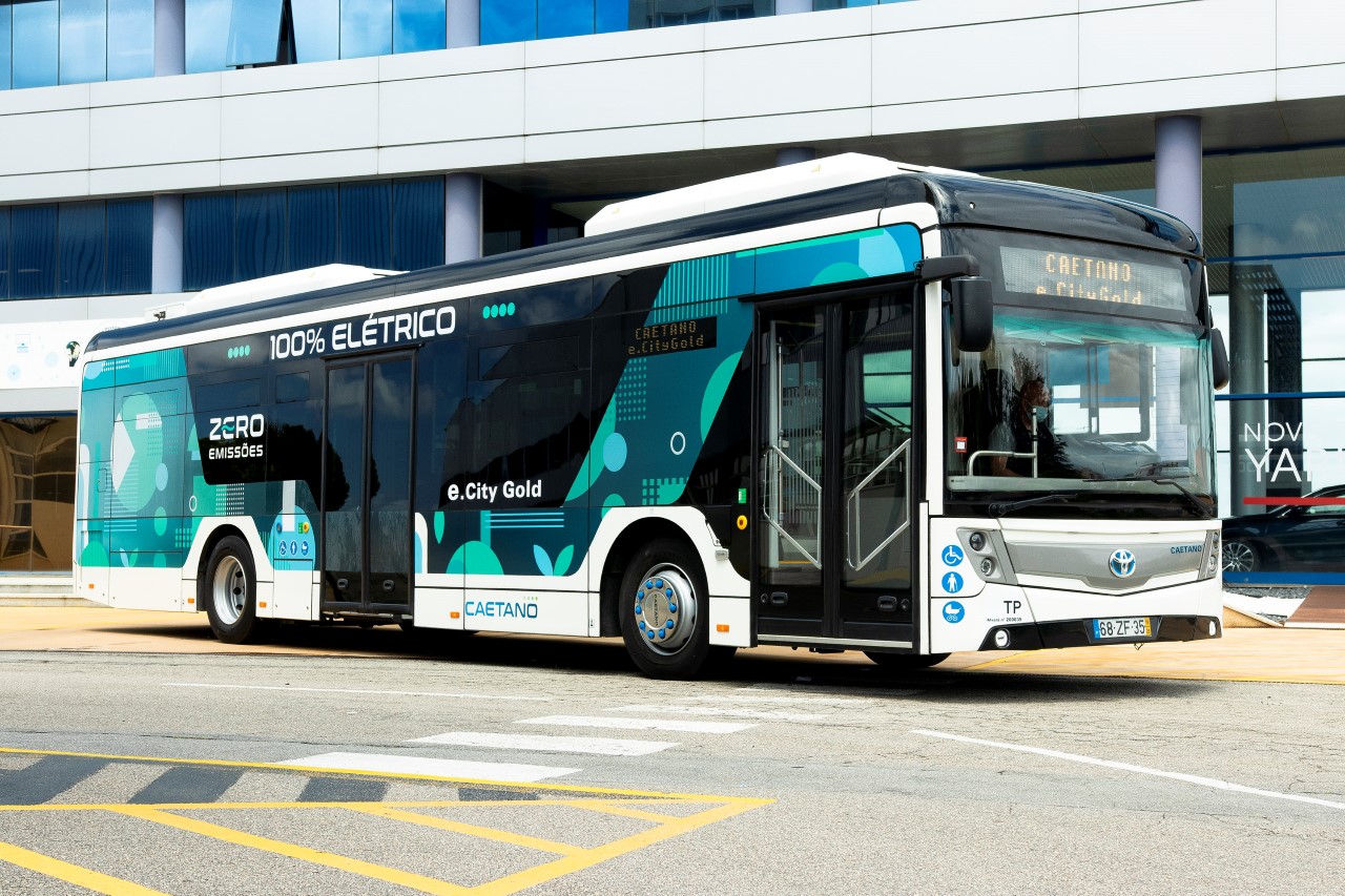 Bezemisyjne autobusy wodorowe otrzymują wspólne logo Toyoty i CaetanoBus