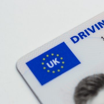 Czy kierowca zawodowy musi mieć zagraniczne prawo jazdy?
